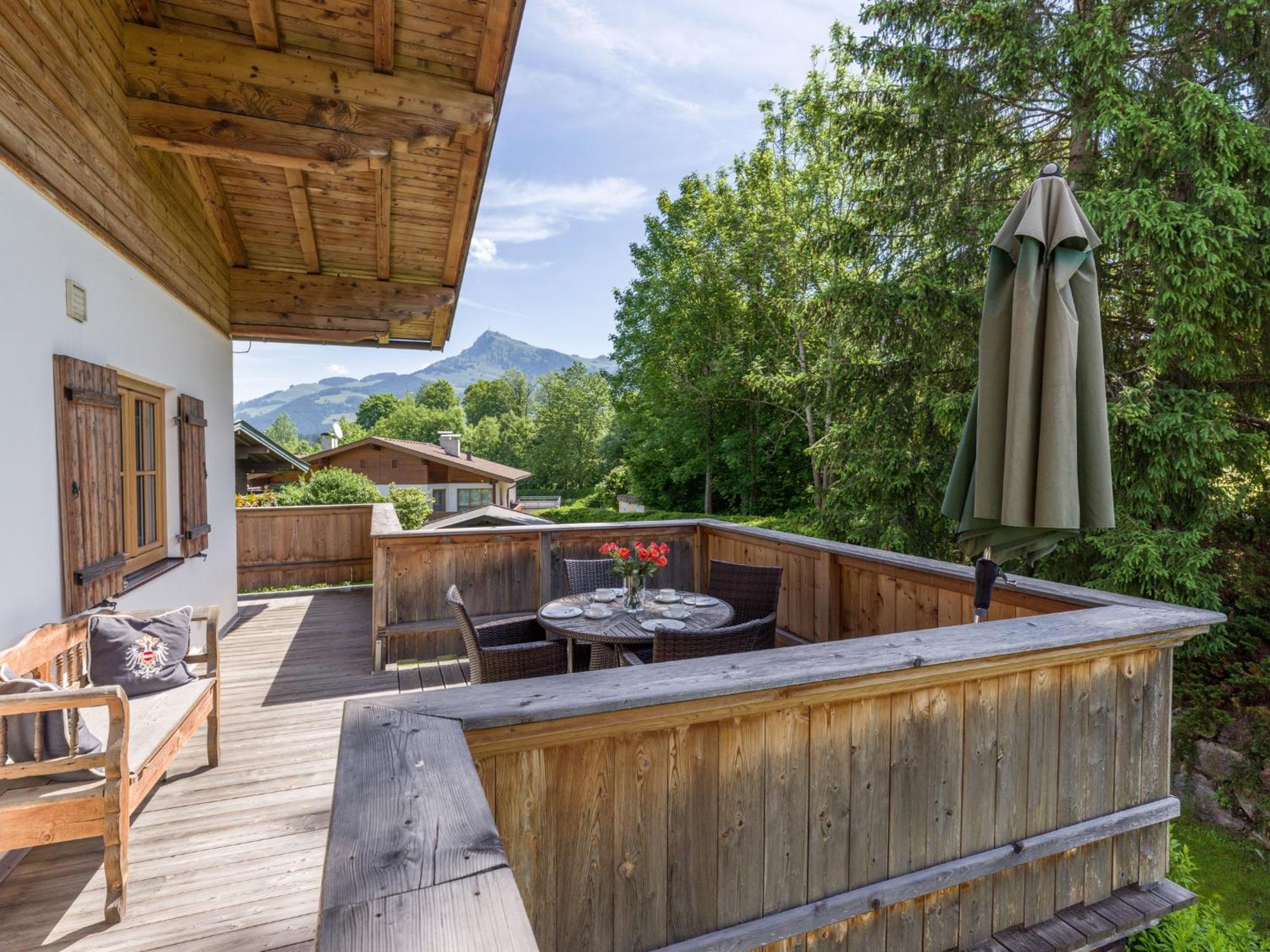 Landhaus Kitzhorn Appartement Hahnenkamm - By Nv-Appartements Kitzbühel Eksteriør billede