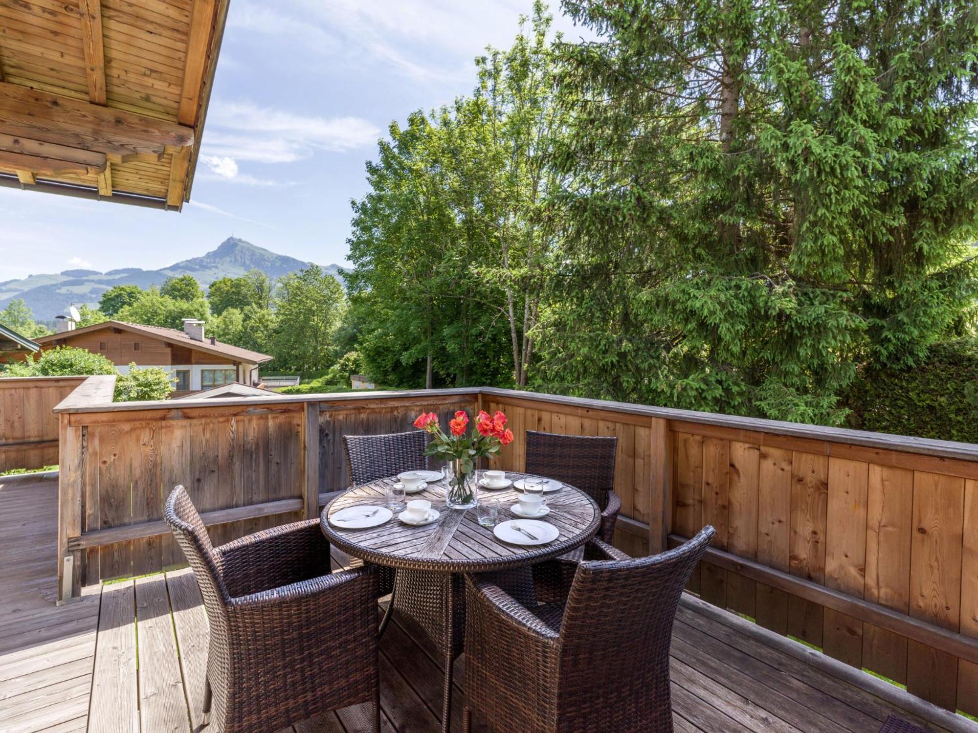 Landhaus Kitzhorn Appartement Hahnenkamm - By Nv-Appartements Kitzbühel Eksteriør billede